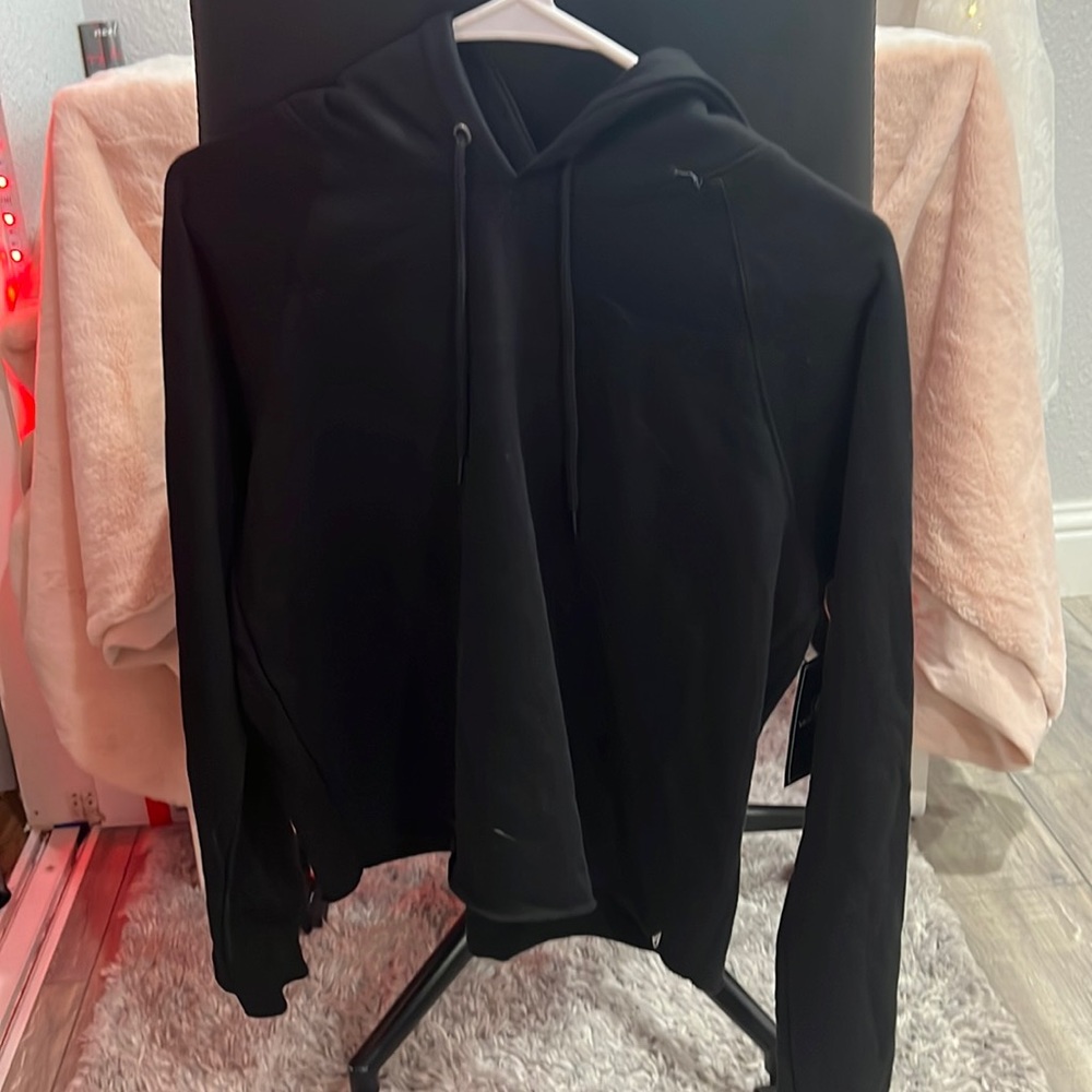 a super cute black cropped hoodie!